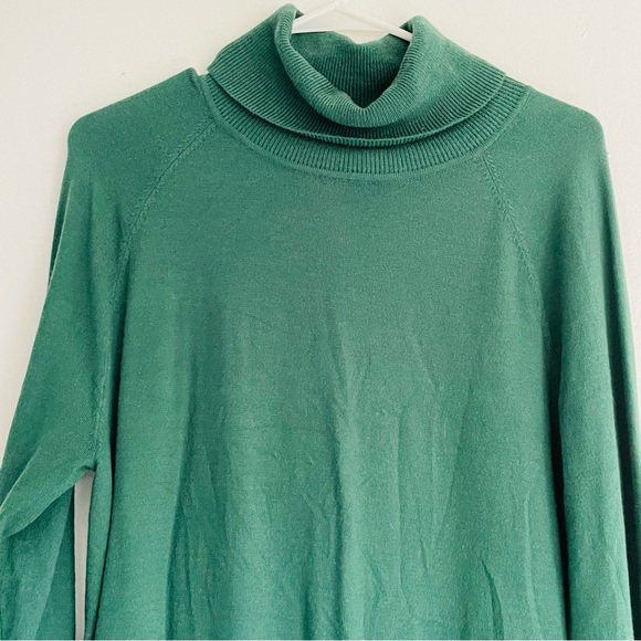 NWT Dark Green Turtleneck - Picture 11 of 15